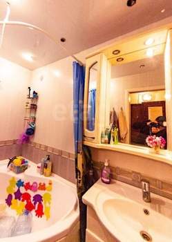 6-к квартира, вторичка, 100м2, 1/1 этаж