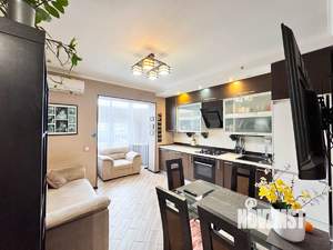 2-к квартира, вторичка, 57м2, 1/9 этаж
