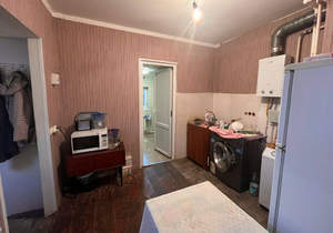 3-к квартира, вторичка, 58м2, 1/1 этаж