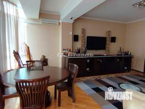 4-к квартира, вторичка, 220м2, 2/3 этаж